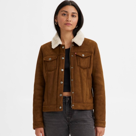 Levi's Jackets & Blazers - Levi's Women's faux sherling trucker jacket Yellowstone